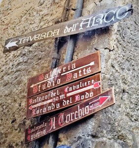 Italy.Umbria.18.street.signs