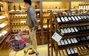 Chinese importers nervous over tariffs on US wine