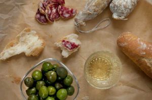 Spanish wine and tapas pairing guide