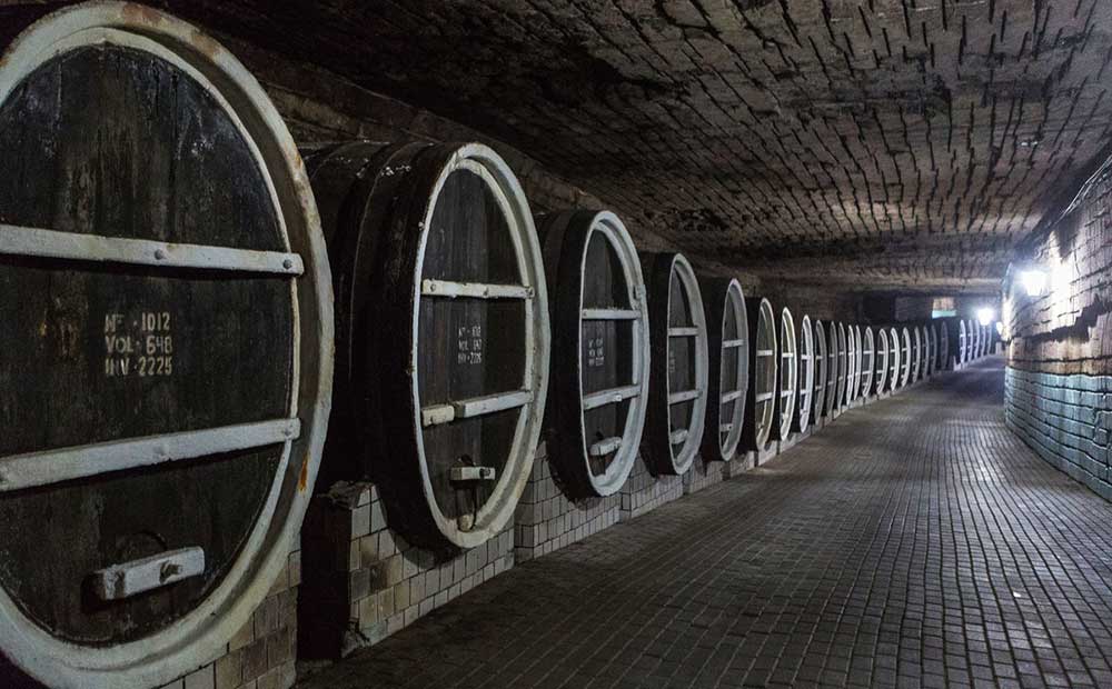 Ten km run held in Moldovan underground wine cellar